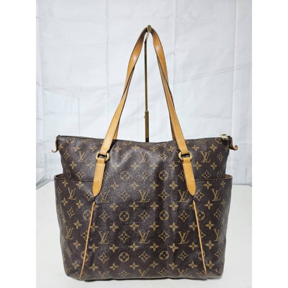 Authentic LOUIS VUITTON Monogram Totally MM